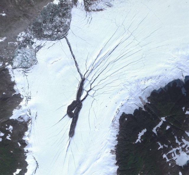 dead branch crevasses